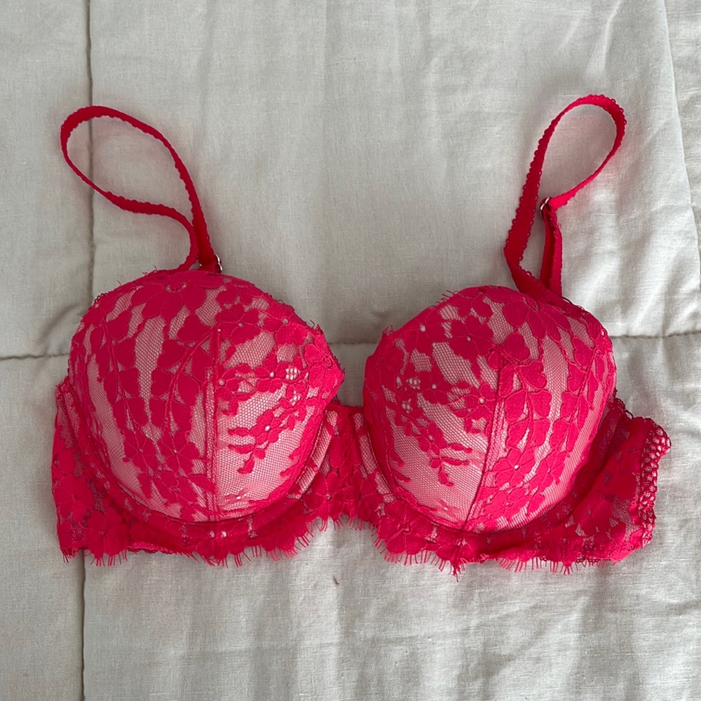 Victoria’s Secret dream angels bra